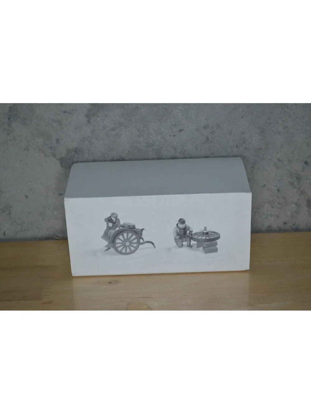 Dept 56 "C. Bradford, Wheelwright & Son" Set of 2 #5818-1 Heritage Village - Picture 4 of 4